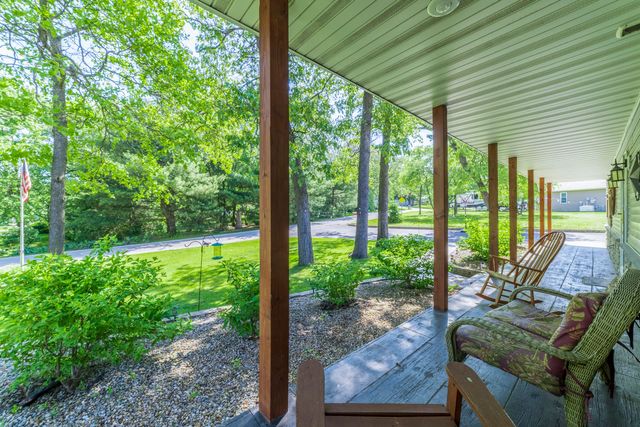 9754 N Charter Road, Demotte, IN 46310