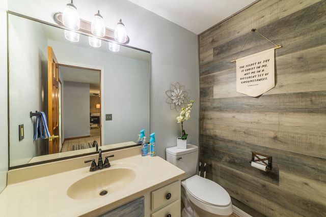 9754 N Charter Road, Demotte, IN 46310