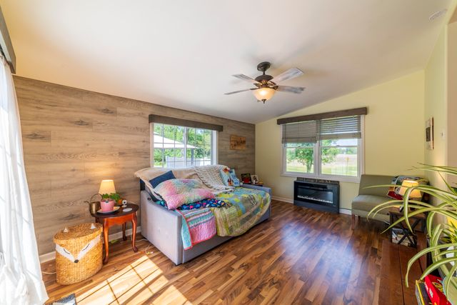 9754 N Charter Road, Demotte, IN 46310