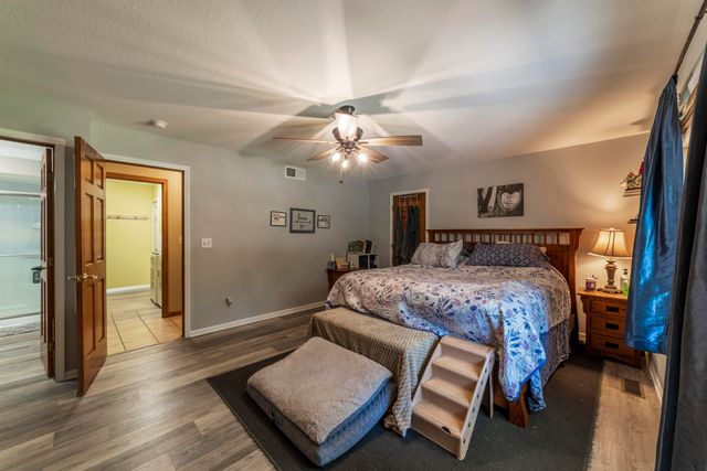 9754 N Charter Road, Demotte, IN 46310