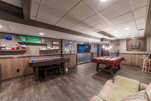 9754 N Charter Road, Demotte, IN 46310