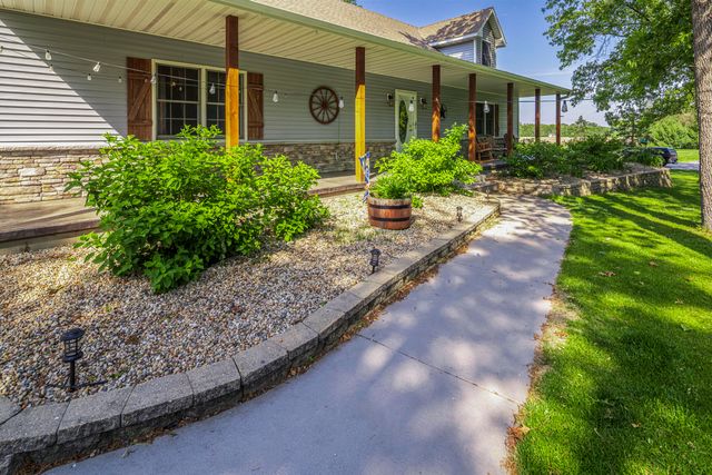 9754 N Charter Road, Demotte, IN 46310
