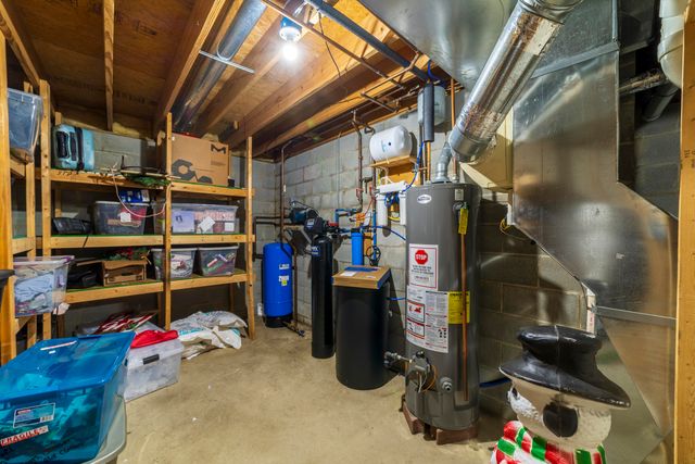 9754 N Charter Road, Demotte, IN 46310
