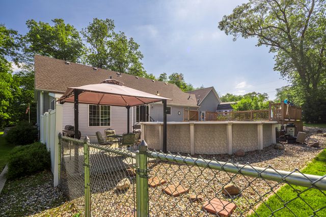 9754 N Charter Road, Demotte, IN 46310