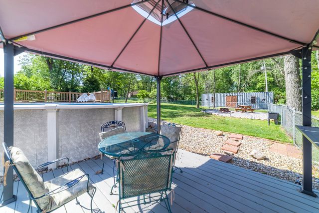 9754 N Charter Road, Demotte, IN 46310