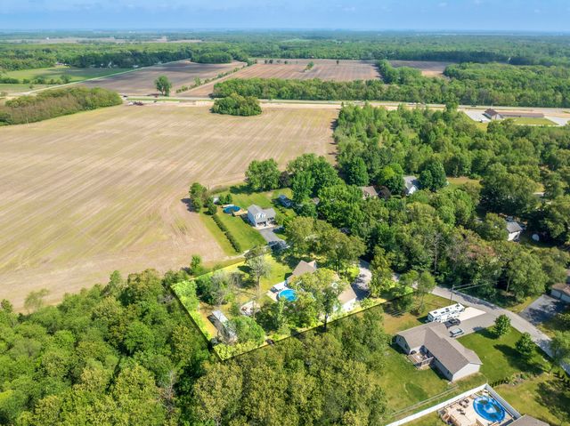 9754 N Charter Road, Demotte, IN 46310