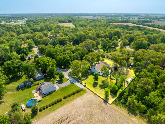 9754 N Charter Road, Demotte, IN 46310