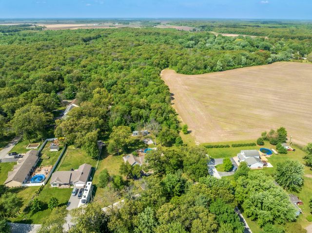 9754 N Charter Road, Demotte, IN 46310