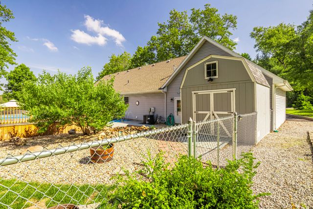 9754 N Charter Road, Demotte, IN 46310