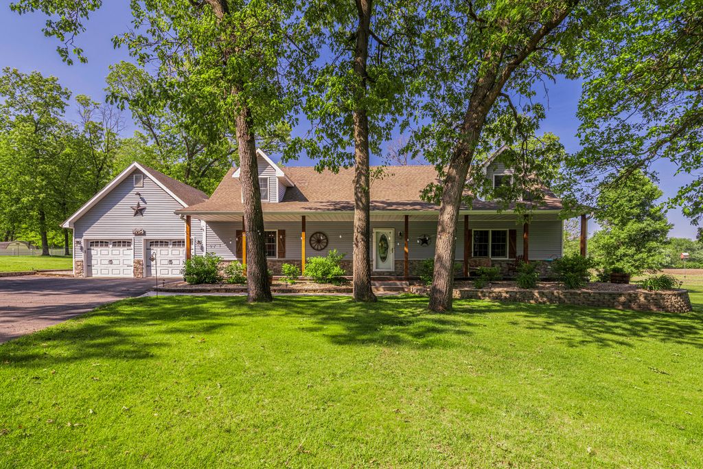 9754 N Charter Road, Demotte, IN 46310