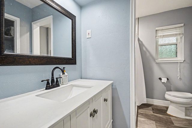 114 E Wildwinn Drive, Alvin, TX 77511