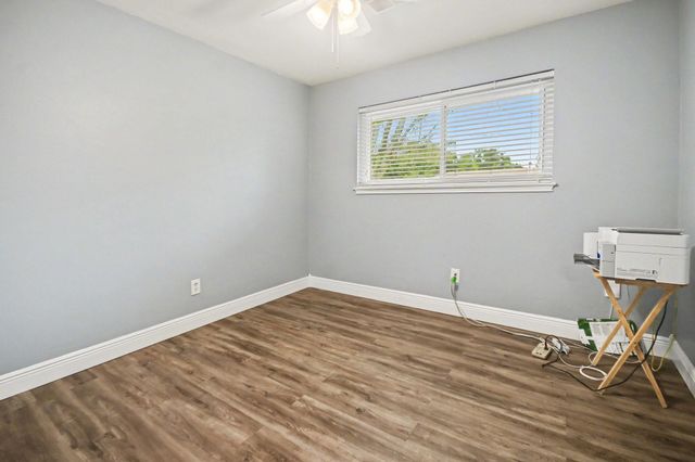 114 E Wildwinn Drive, Alvin, TX 77511