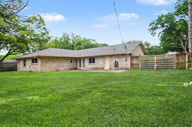 114 E Wildwinn Drive, Alvin, TX 77511