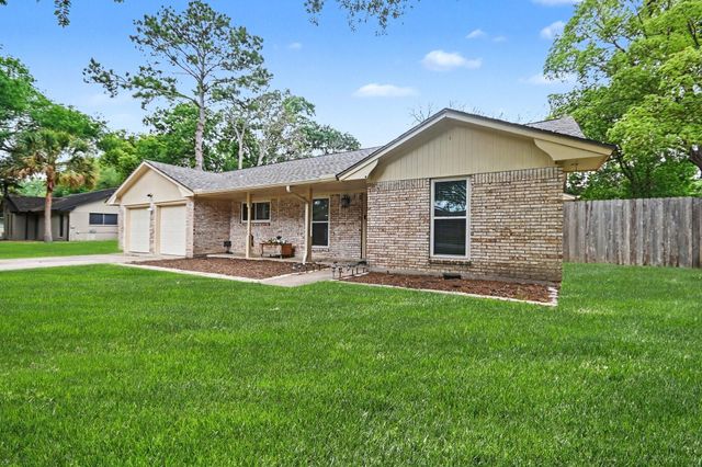 114 E Wildwinn Drive, Alvin, TX 77511
