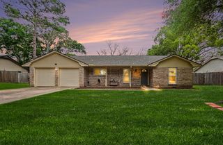 114 E Wildwinn Drive, Alvin, TX 77511