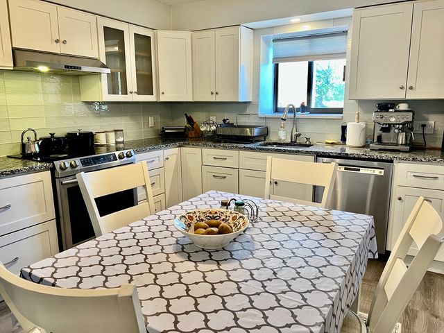 1004 Paradise Road 3C, Swampscott, MA 01907