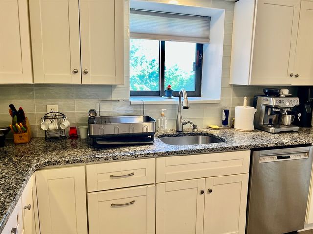 1004 Paradise Road 3C, Swampscott, MA 01907