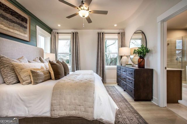 386 Sunset Hollow Street 01, Sugar Hill, GA 30518