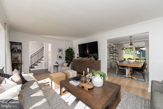 4 MULBERRY RD, Blackwood, NJ 08012