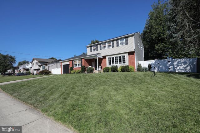 4 MULBERRY RD, Blackwood, NJ 08012
