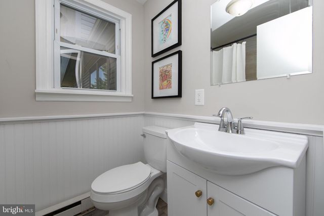 4 MULBERRY RD, Blackwood, NJ 08012