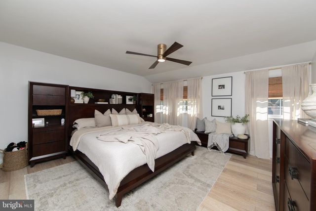 4 MULBERRY RD, Blackwood, NJ 08012