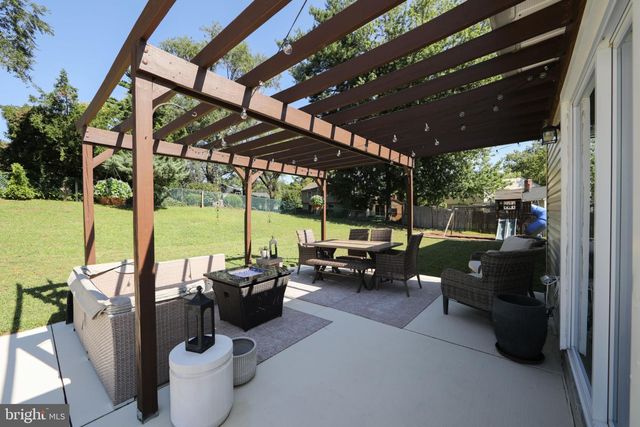 4 MULBERRY RD, Blackwood, NJ 08012