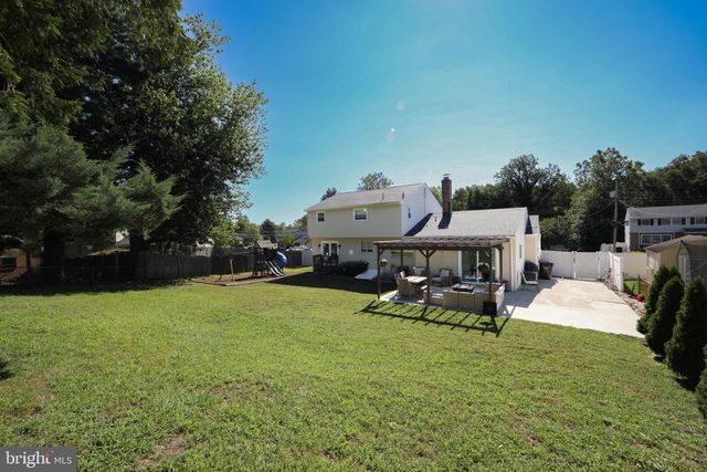 4 MULBERRY RD, Blackwood, NJ 08012