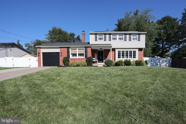 4 MULBERRY RD, Blackwood, NJ 08012
