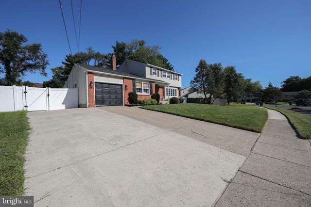 4 MULBERRY RD, Blackwood, NJ 08012