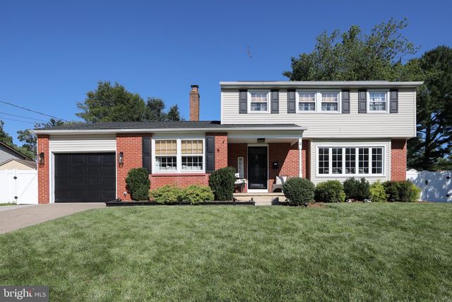 4 MULBERRY RD, Blackwood, NJ 08012