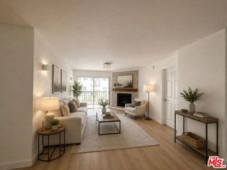 21400 Burbank Boulevard 202, Woodland Hills (los Angeles), CA 91367