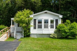 290 Calef Hwy Unit A24, Epping, NH 03042