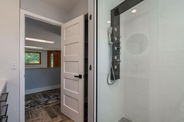 737 Kingsway Drive, Le Sueur, MN 56058