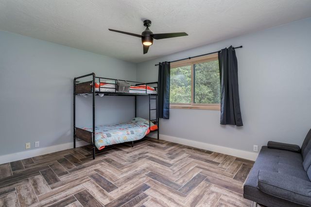 737 Kingsway Drive, Le Sueur, MN 56058