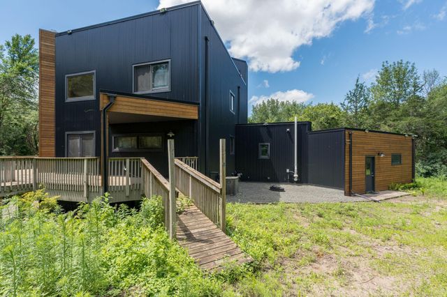737 Kingsway Drive, Le Sueur, MN 56058
