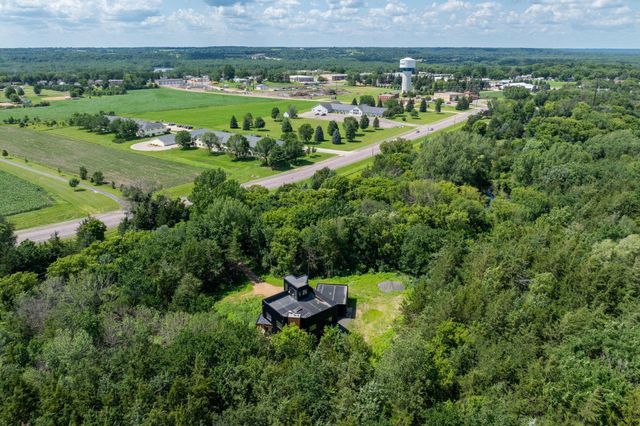 737 Kingsway Drive, Le Sueur, MN 56058