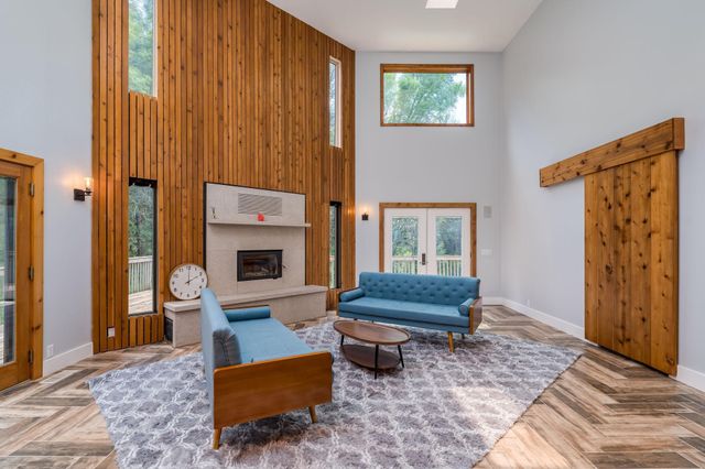 737 Kingsway Drive, Le Sueur, MN 56058