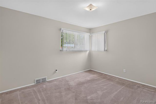 29391 Mark Avenue, Madison Heights, MI 48071