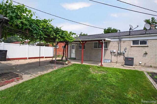 29391 Mark Avenue, Madison Heights, MI 48071
