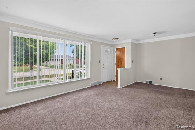 29391 Mark Avenue, Madison Heights, MI 48071