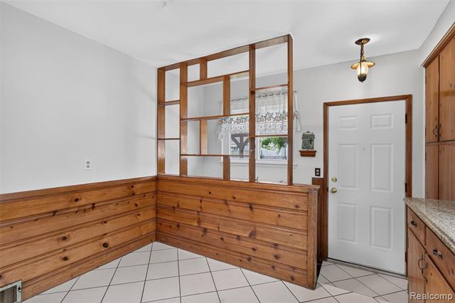 29391 Mark Avenue, Madison Heights, MI 48071