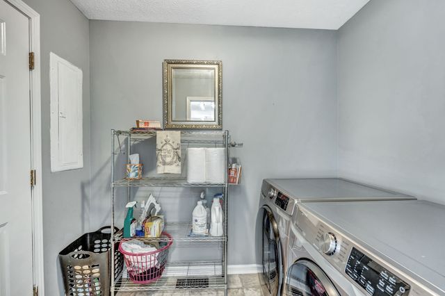 489 Calista Rd, White House, TN 37188