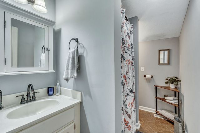 489 Calista Rd, White House, TN 37188