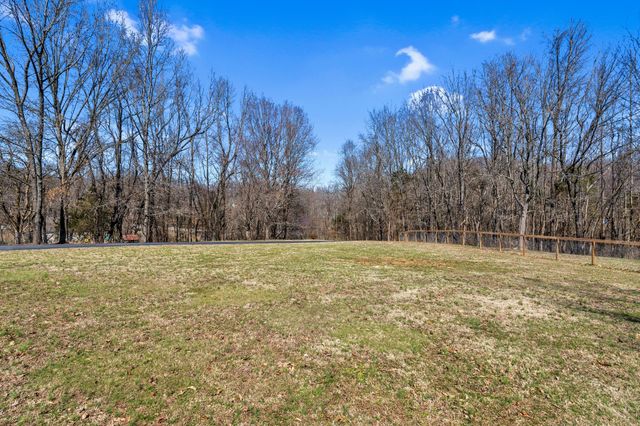 489 Calista Rd, White House, TN 37188