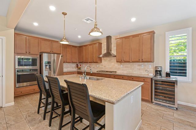 4097 Southampton St, Roseville, CA 95747