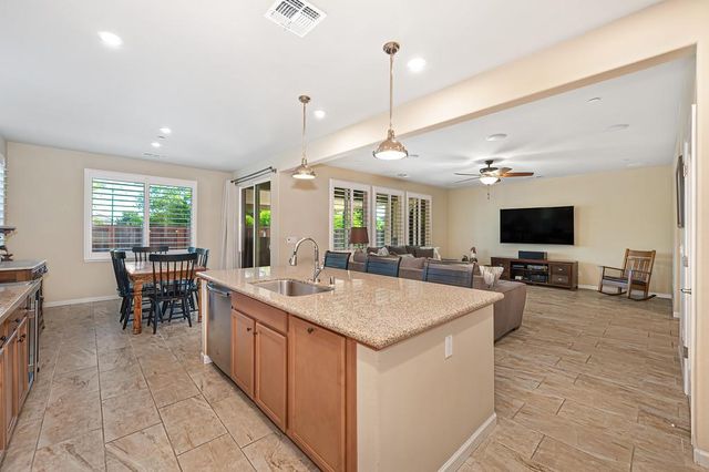 4097 Southampton St, Roseville, CA 95747