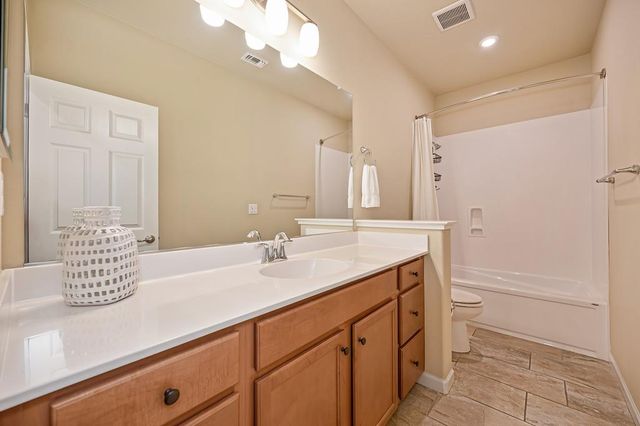 4097 Southampton St, Roseville, CA 95747