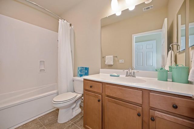4097 Southampton St, Roseville, CA 95747