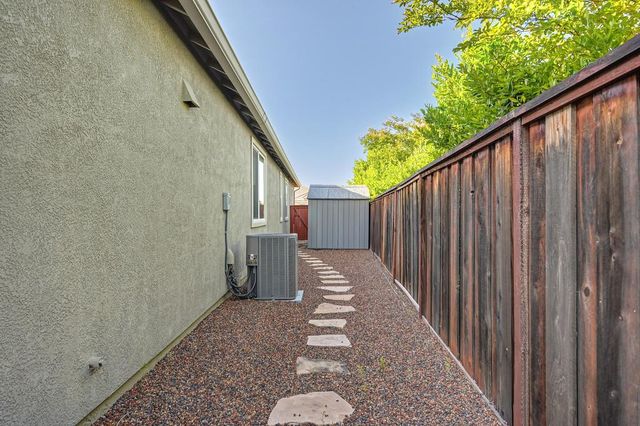 4097 Southampton St, Roseville, CA 95747